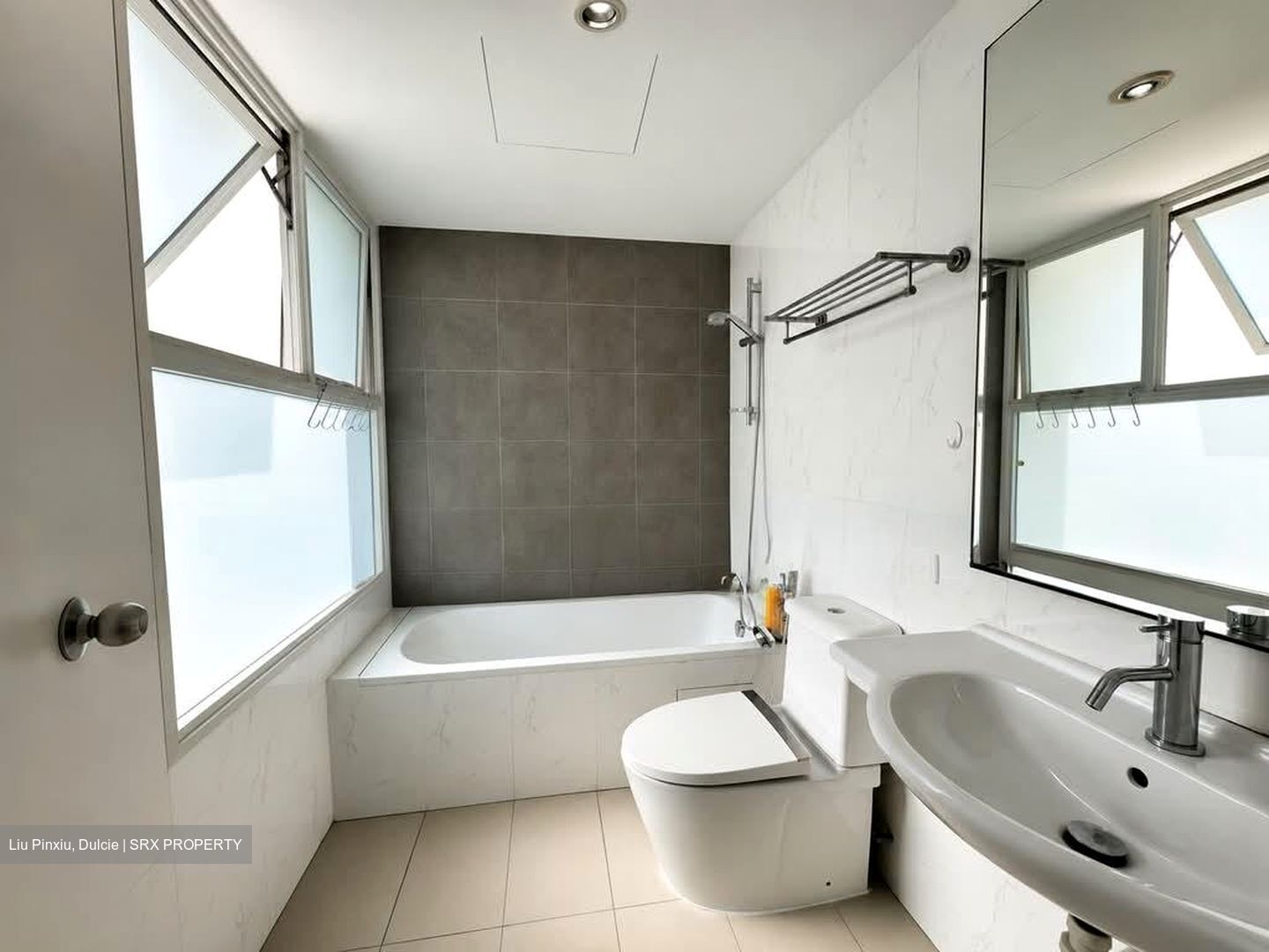 Blossoms @ Woodleigh (D13), Condominium #562214581